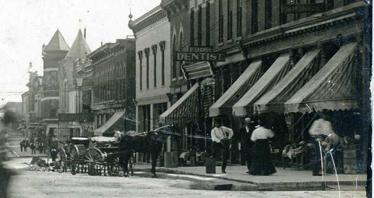 historic downtown walk shelbyville illinois